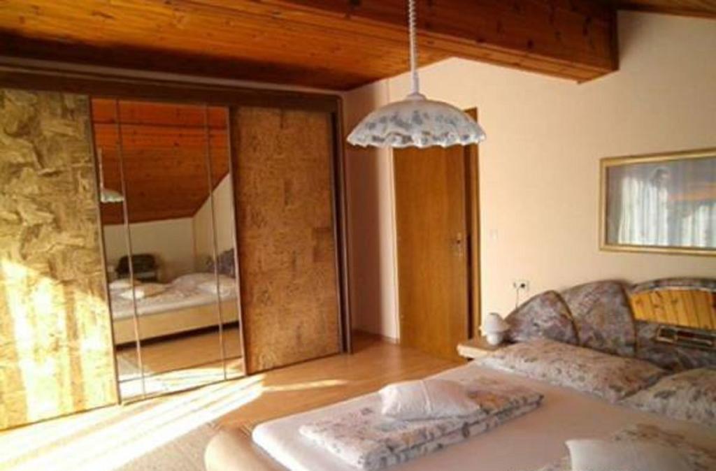 Haus Freitag Lägenhet Millstatt Rum bild
